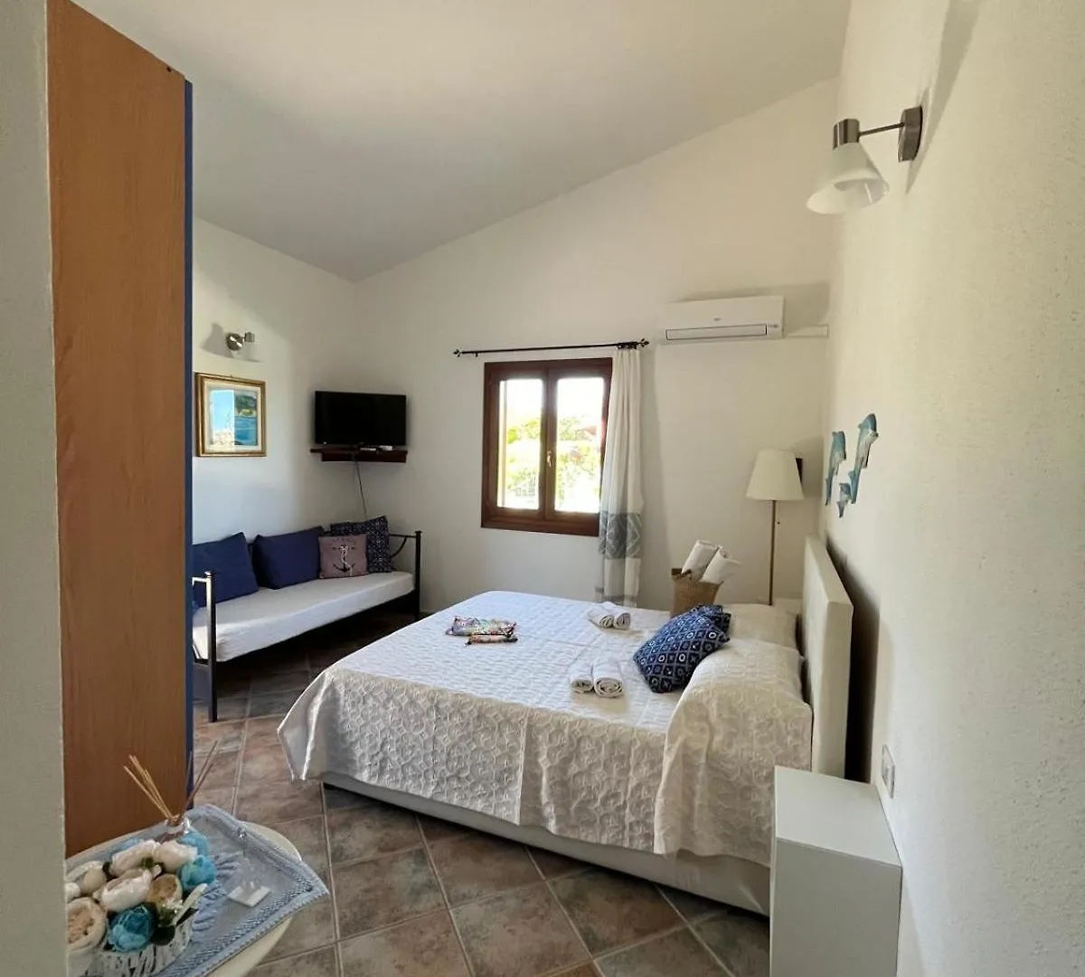 B&Bcoccole San Teodoro  Bed & Breakfast